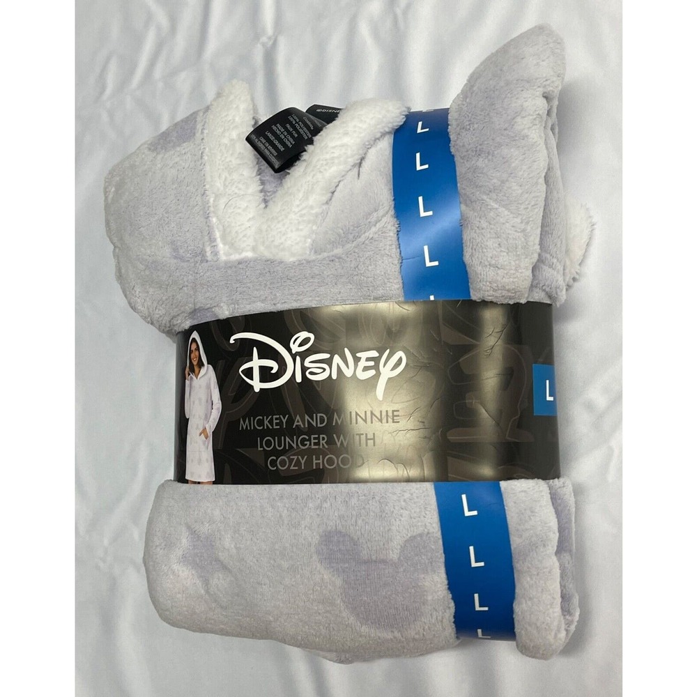 WOMEN DISNEY LOUNGER WITH COZY‎ HOOD LONG SLEEVE SIZE LARGE